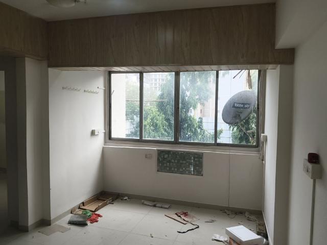 Rental | 1 BHK 370 Sq.Ft. Apartment in Uma Irla Apartment