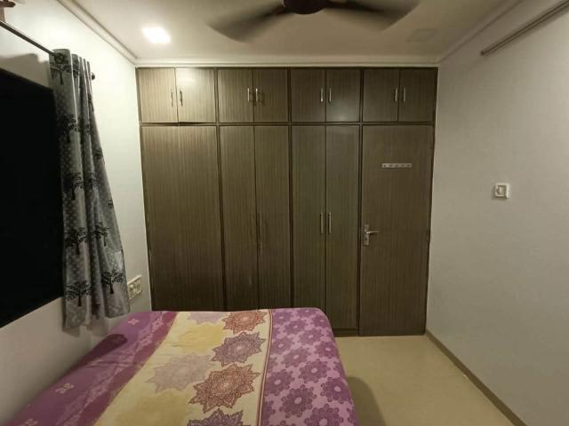 Rental | 1 BHK + 400 Sq.Ft. Apartment in Marine Chambers
