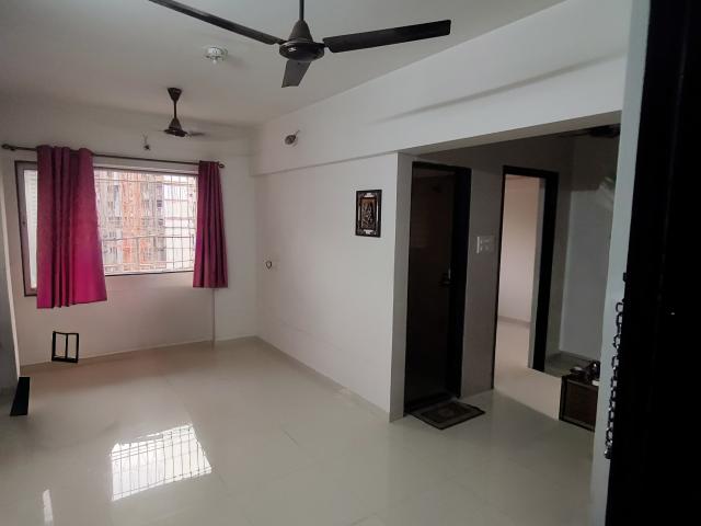 Rental | 1 BHK + 400 Sq.Ft. Apartment in Nagri Niwara Cooperative Housing Society