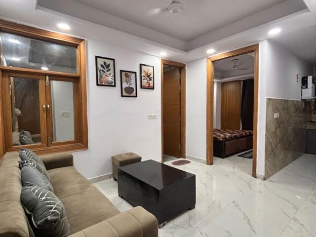 Rental | 1 BHK + 400 Sq.Ft. Apartment in Saket