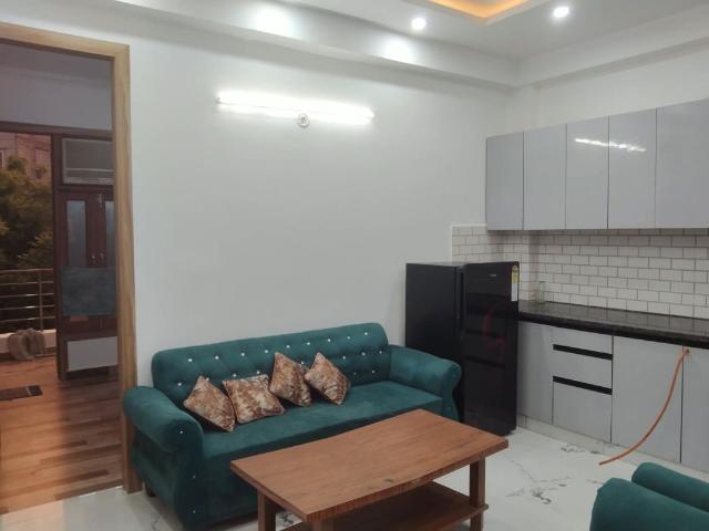 Rental | 1 BHK 400 Sq.Ft. Apartment in Saket