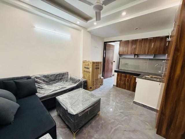 Rental | 1 BHK + 400 Sq.Ft. Apartment in Saket