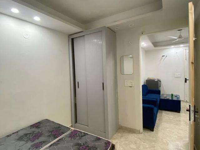 Rental | 1 BHK + 400 Sq.Ft. Apartment in Saket