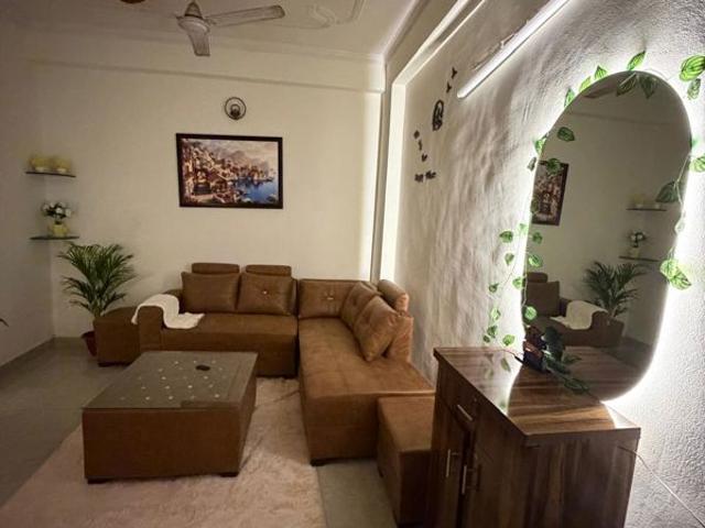 Rental | 1 BHK + 400 Sq.Ft. Apartment in Saket