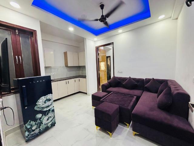 Rental | 1 BHK + 400 Sq.Ft. Apartment in Saket