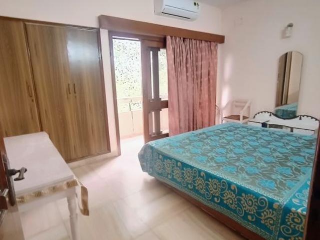 Rental | 1 BHK + 400 Sq.Ft. Apartment in Sarvapriya Vihar