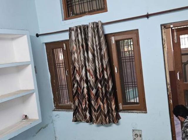 Rental | 1 BHK 400 Sq.Ft. Independent House in Aliganj Plaza