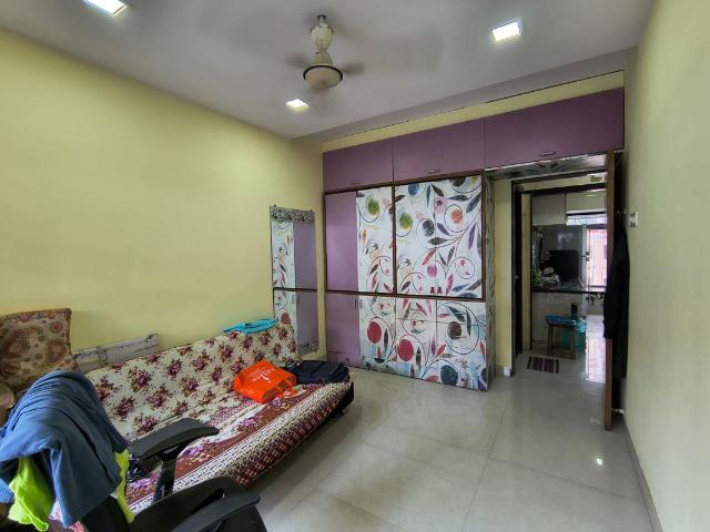 Rental | 1 BHK 425 Sq.Ft. Apartment in Borivali West