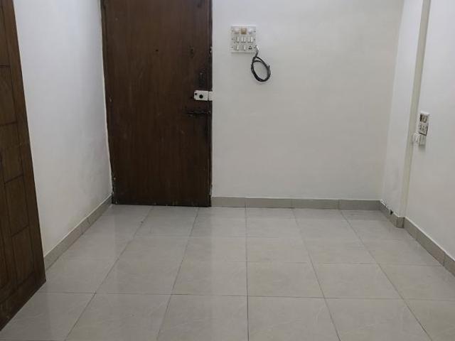 Rental | 1 BHK 420 Sq.Ft. Apartment in Milind Madhura Tower