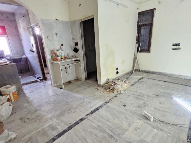 Rental | 1 BHK 450 Sq.Ft. Apartment in Dilshad Colony