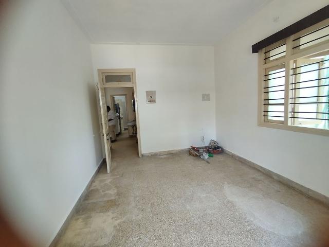 Rental | 1 BHK 450 Sq.Ft. Apartment in Kasturchand Premises