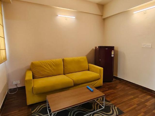 Rental | 1 BHK 450 Sq.Ft. Apartment in Paras Tierea