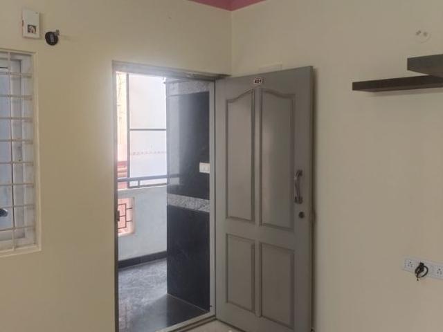 Rental | 1 BHK + 450 Sq.Ft. Apartment in Prashanth Nilaya