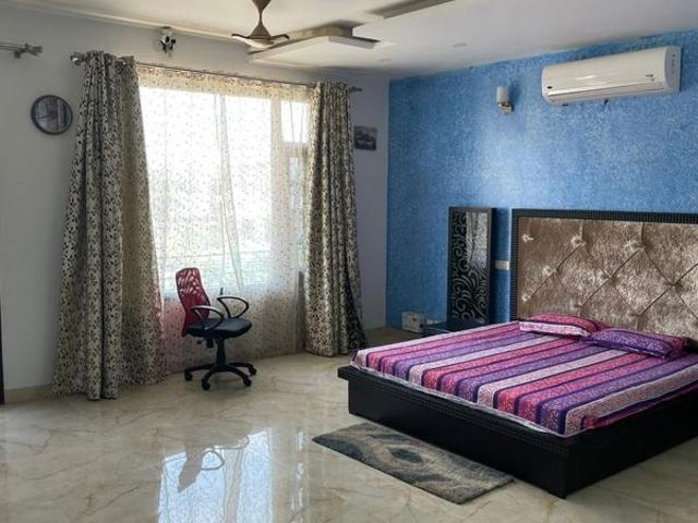 Rental | 1 BHK 450 Sq.Ft. Apartment in Redstone Saifee Park