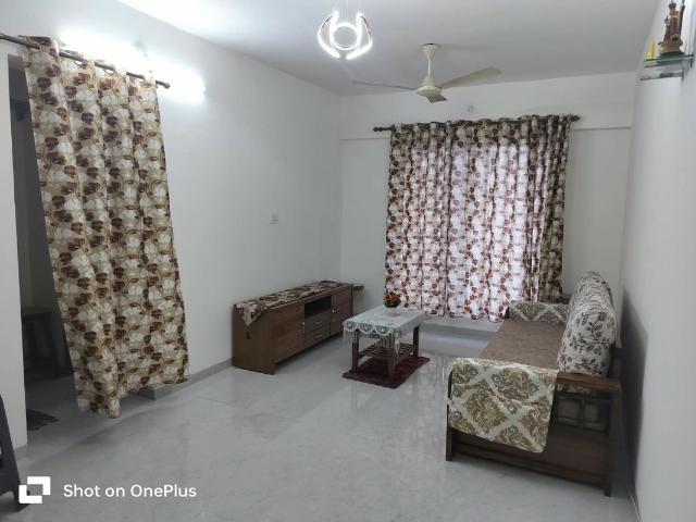 Rental | 1 BHK 450 Sq.Ft. Apartment in Santacruz East