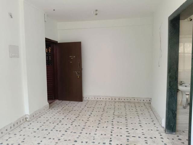 Rental | 1 BHK 450 Sq.Ft. Apartment in Safal Complex