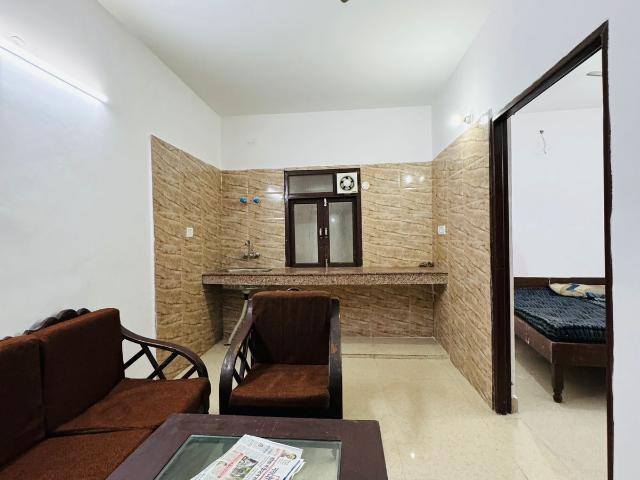 Rental | 1 BHK 450 Sq.Ft. Apartment in Saket