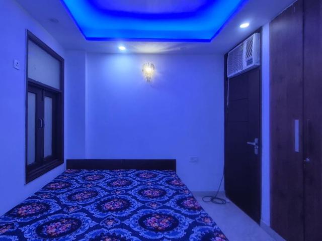 Rental | 1 BHK + 450 Sq.Ft. Apartment in Saket