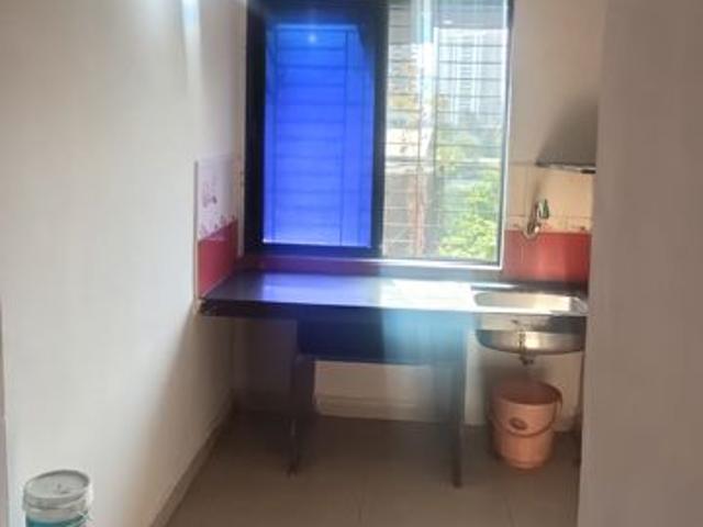 Rental | 1 BHK 450 Sq.Ft. Apartment in Solanki Plaza CHS