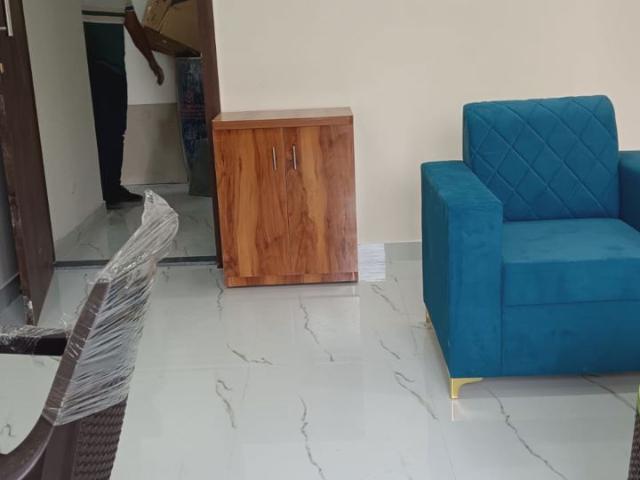 Rental | 1 BHK + 450 Sq.Ft. Apartment in Surya Narayan Complex