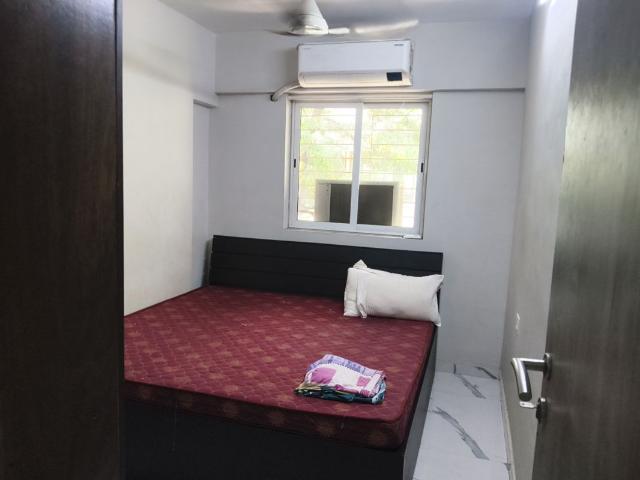 Rental | 1 BHK 480 Sq.Ft. Apartment in Navpada