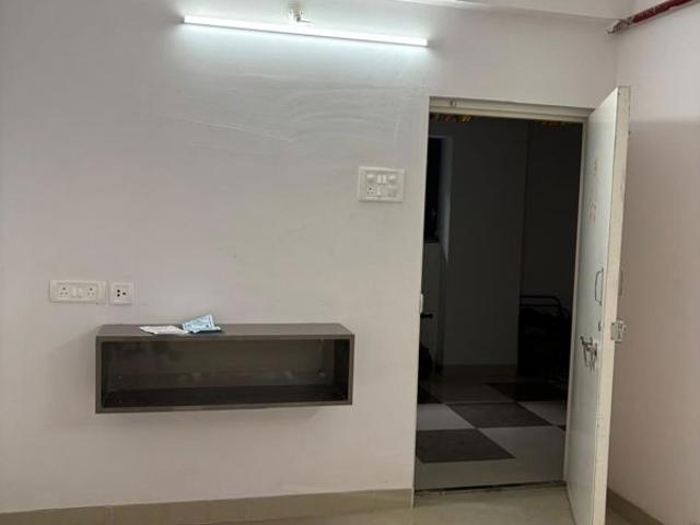 Rental | 1 BHK 482 Sq.Ft. Apartment in Goregaon West