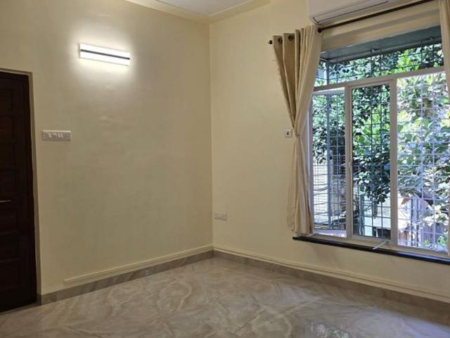 Rental | 1 BHK + 500 Sq.Ft. Apartment in Bandra West