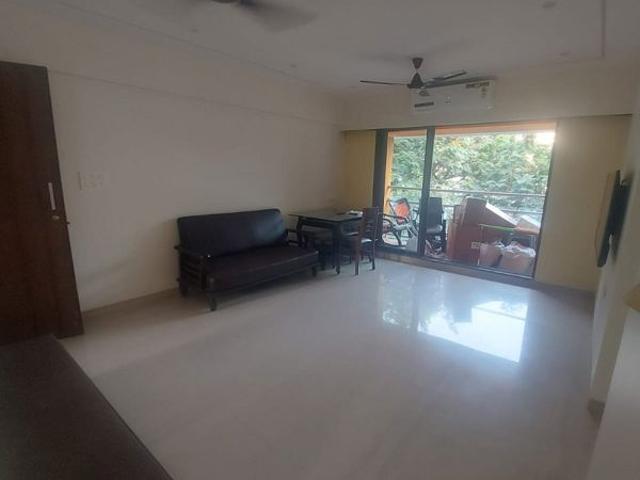Rental | 1 BHK + 500 Sq.Ft. Apartment in Bandra West