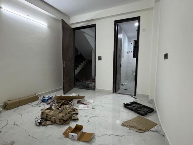 Rental | 1 BHK + 500 Sq.Ft. Apartment in Chattarpur