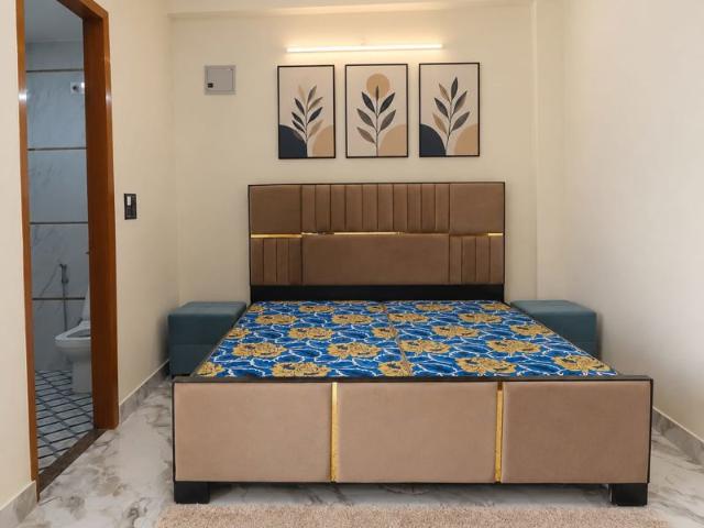 Rental | 1 BHK 500 Sq.Ft. Apartment in Freedom Fighters Enclave