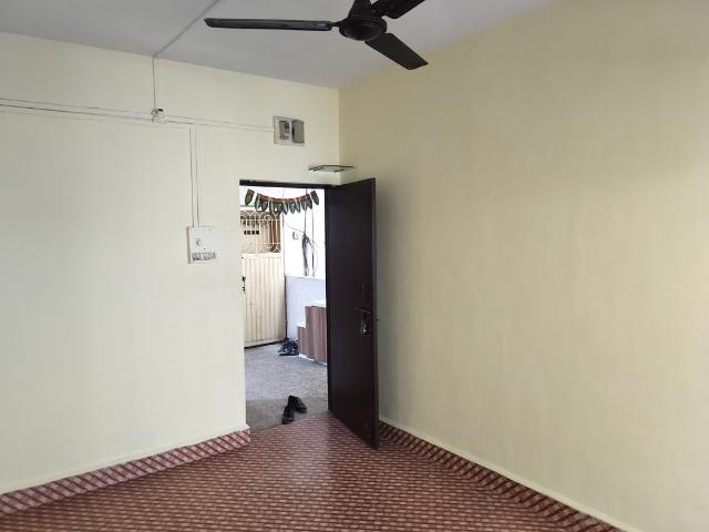 Rental | 1 BHK 500 Sq.Ft. Apartment in Laxmi Tara Market