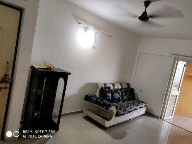 Rental | 1 BHK 500 Sq.Ft. Apartment in Shah And Associates Le Rayon