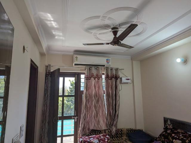 Rental | 1 BHK 500 Sq.Ft. Independent House in Ansal Plaza Sector 23