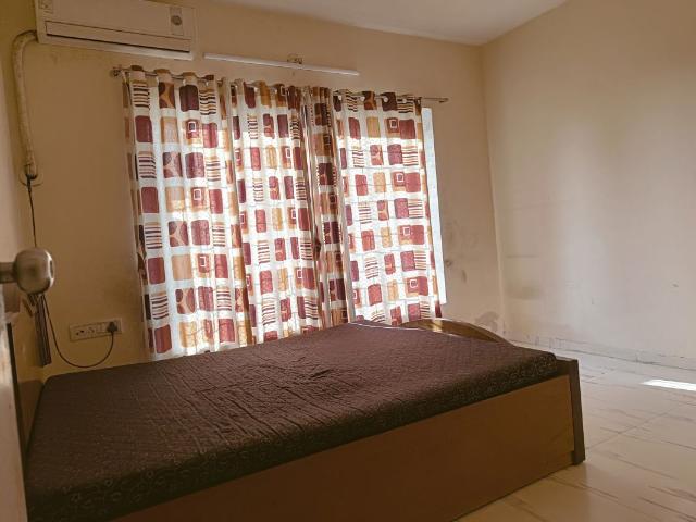 Rental | 1 BHK 535 Sq.Ft. Apartment in Royal Palms Garden View