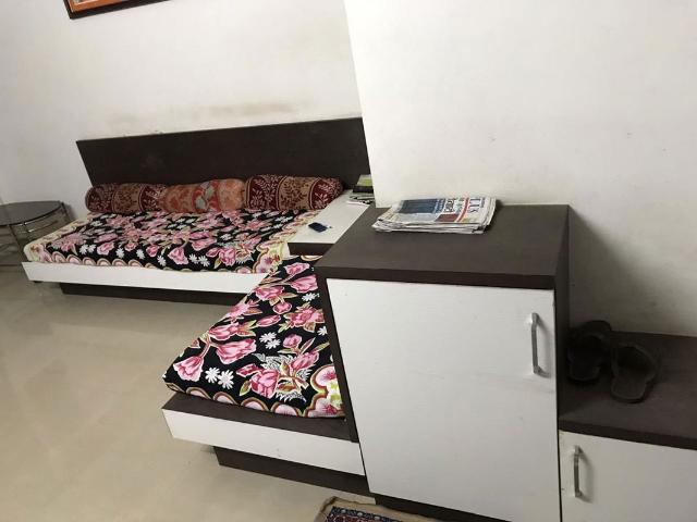 Rental | 1 BHK 530 Sq.Ft. Apartment in Mahatma Society