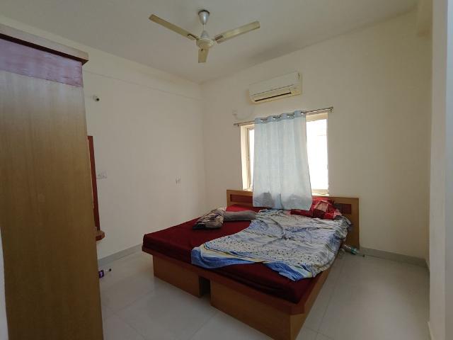 Rental | 1 BHK + 550 Sq.Ft. Apartment in Ten Madhapur