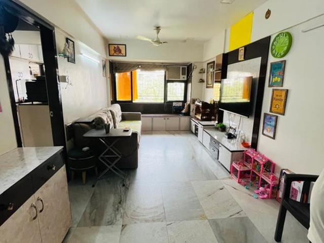 Rental | 1 BHK 550 Sq.Ft. Apartment in Vasant Valley Complex