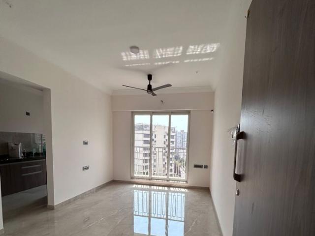 Rental | 1 BHK 550 Sq.Ft. Apartment in Crescent Silverwoods