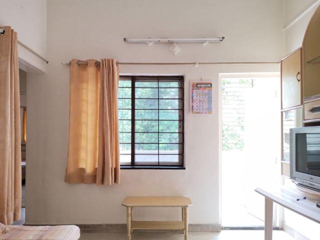 Rental | 1 BHK 550 Sq.Ft. Apartment in Kalpana Housing Society