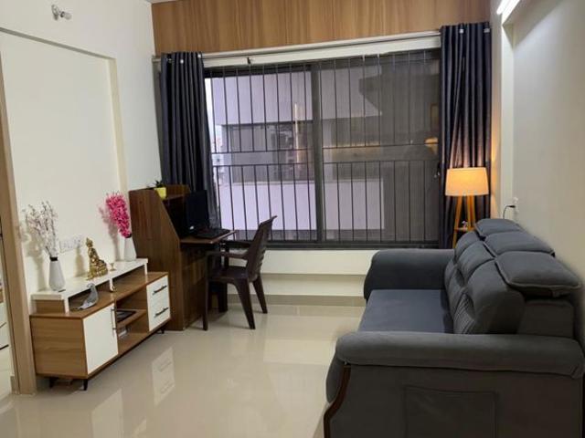 Rental | 1 BHK + 550 Sq.Ft. Apartment in Kumar Parc Residences