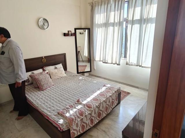 Rental | 1 BHK + 550 Sq.Ft. Apartment in Peddar Road