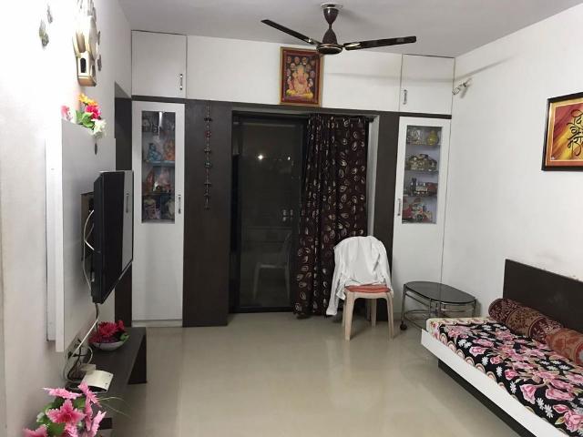 Rental | 1 BHK 575 Sq.Ft. Apartment in Mahatma Society
