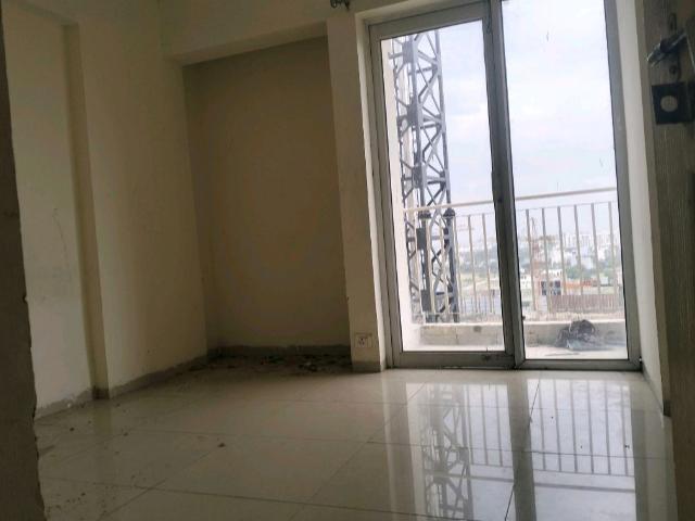 Rental | 1 BHK 580 Sq.Ft. Apartment in Wave Dream Homes