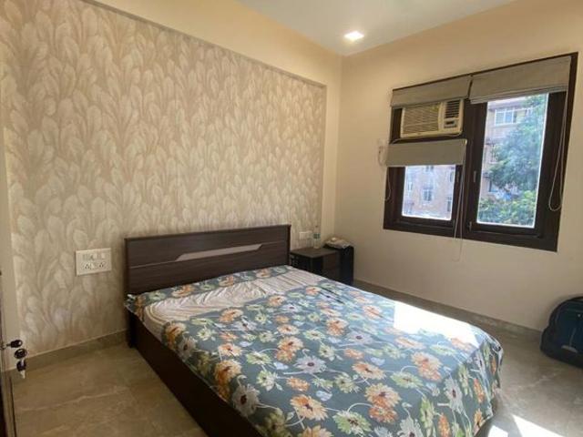 Rental | 1 BHK 600 Sq.Ft. Apartment in Usha Sadan Apartment