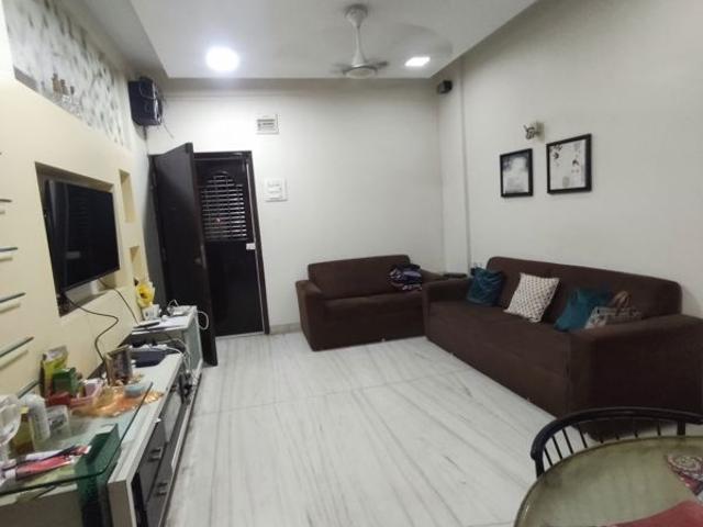 Rental | 1 BHK 600 Sq.Ft. Apartment in God Gifts Building
