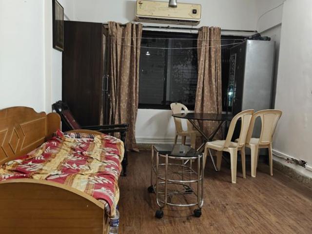 Rental | 1 BHK 600 Sq.Ft. Apartment in Juhu