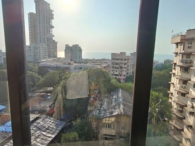 Rental | 1 BHK + 600 Sq.Ft. Apartment in Maker Tower