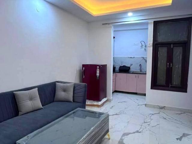 Rental | 1 BHK 600 Sq.Ft. Apartment in Saket