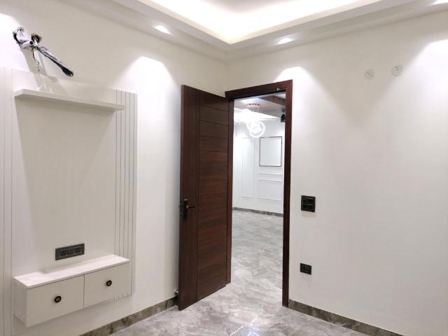 Rental | 1 BHK 600 Sq.Ft. Apartment in Sector 11 Dwarka