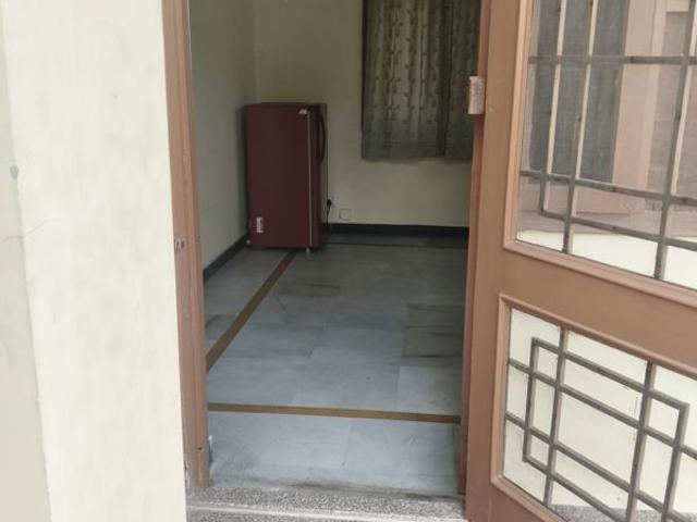 Rental | 1 BHK + 600 Sq.Ft. Independent House in RWA Apartments Sector 61